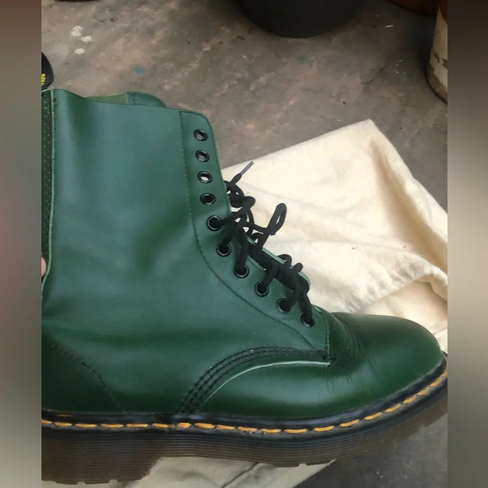 ๐ฏ ๐คฉOG *MADE IN ENGLAND* GREEN ANKLE DOC MARTEN BOOTS!๐๐ - Picture 2 of 15